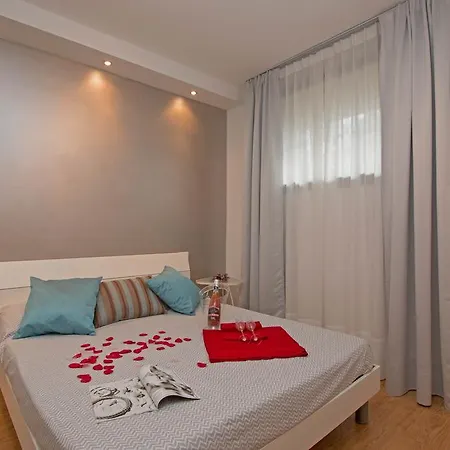 Aparthotel Fior Di Loto *