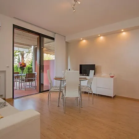 Fior Di Loto Aparthotel Desenzano del Garda